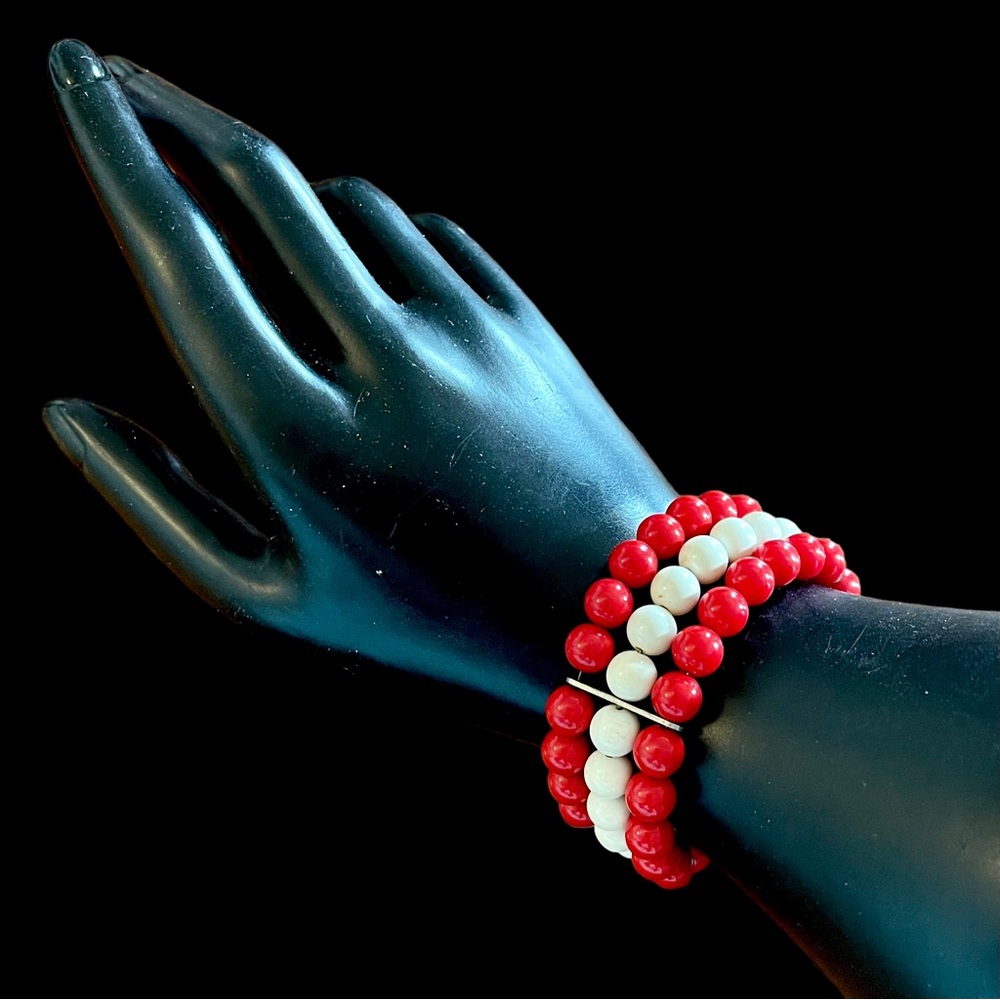 Vintage Petite Red and White Bead Memory Wire Bracelet